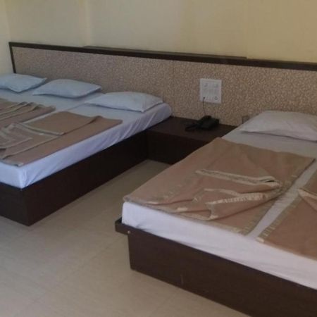Sai Niwas Otel Shirdi Dış mekan fotoğraf