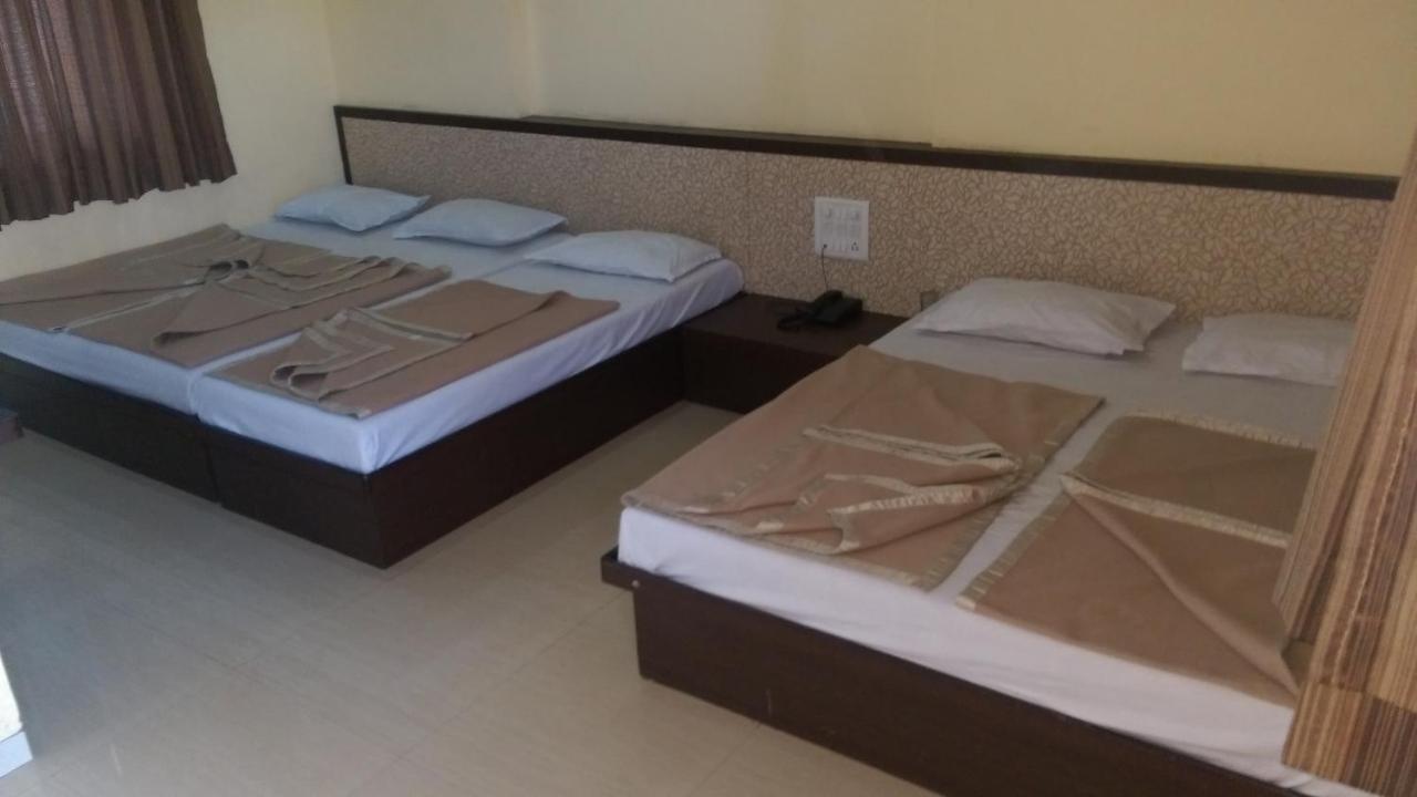 Sai Niwas Otel Shirdi Dış mekan fotoğraf
