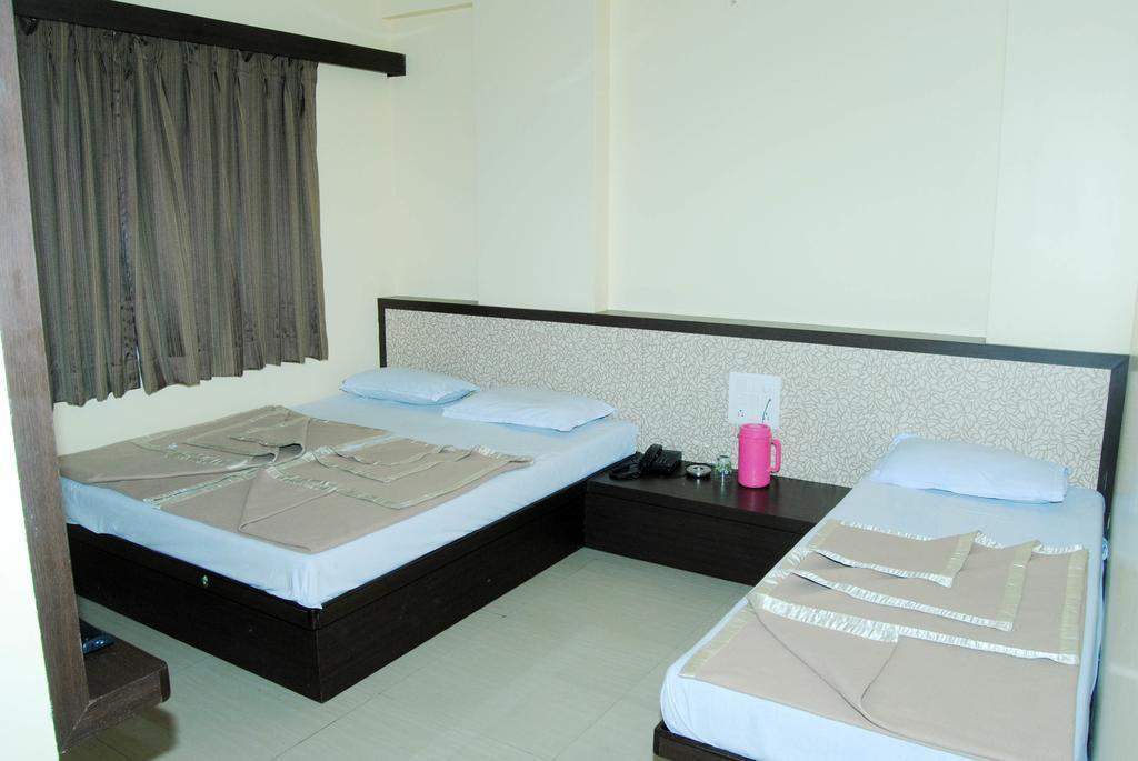 Sai Niwas Otel Shirdi Dış mekan fotoğraf