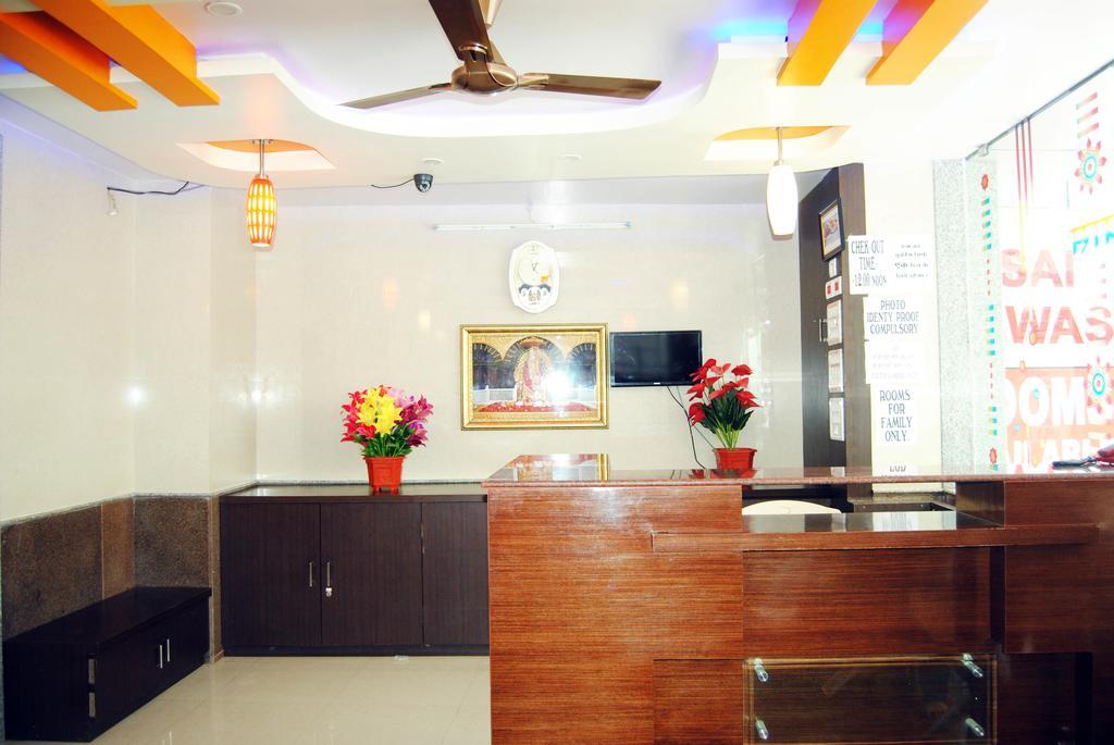 Sai Niwas Otel Shirdi Dış mekan fotoğraf